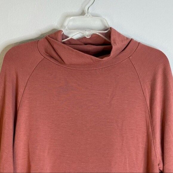 Lou & Grey Women's SignatureSoft Blend Turtleneck Top Size Medium - Picture 5 of 12